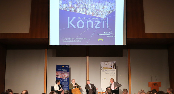 Podiumsdiskussion „Das Konstanzer Konzil – Religion und Politik“; Foto (L-R): Prof. Margot Käßmann; Dr. Manfred Lütz; Prof. Heinz Schilling; Meinhard Schmidt-Degenhard