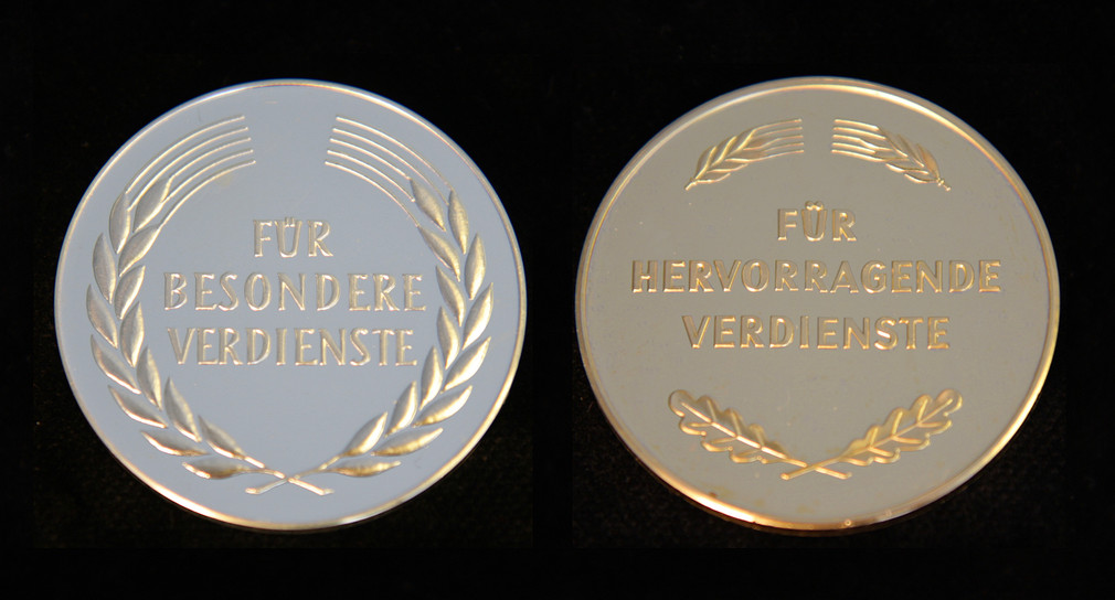 Medaillen des Landes Baden-Württemberg für besondere und herausragende Leistungen im Bereich der Land- und Forstwirtschaft.