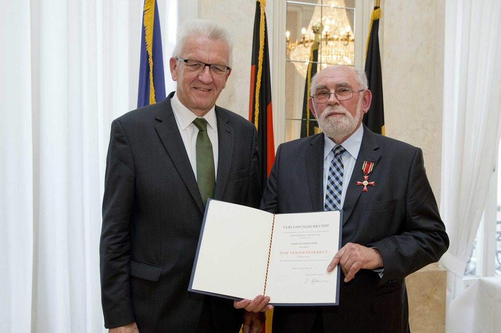 Ministerpräsident Winfried Kretschmann (l.) und Siegfried Bürk (r.)