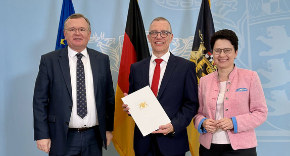 von links nach rechts: Ministerialdirektor Elmar Steinbacher, Generalstaatsanwalt Frank Rebmann und Justizministerin Marion Gentges