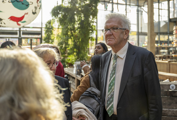 Ministerpräsident Winfried Kretschmann im Start-up-Campus Station F in Paris (Bild: Staatsministerium Baden-Württemberg)