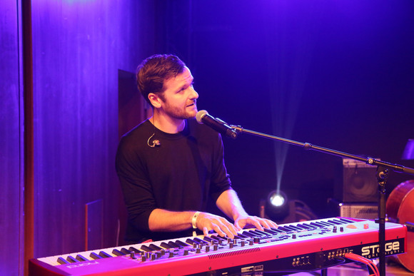 Special Guest des Abends war die baden-württembergische Band „Glasperlenspiel“, hier: Daniel Grunenberg