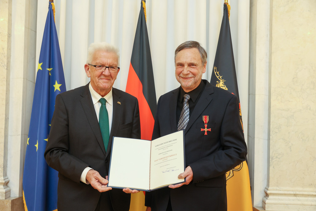 Ministerpräsident Winfried Kretschmann (l.) und Dr. Joachim Hahn (r.)