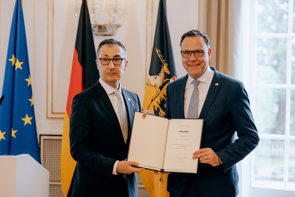 Ministerpräsident Cem Özdemir (links) und Siegfried Lorek (rechts), Staatssekretär im Ministerium der Justiz und für Migration 