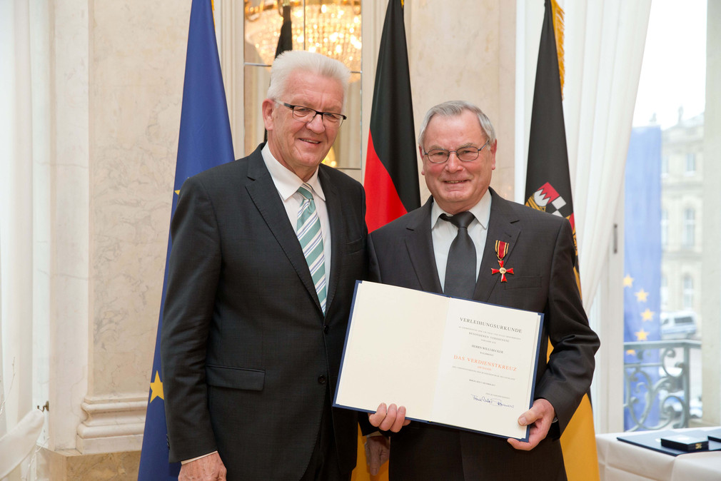 Ministerpräsident Winfried Kretschmann (l.) und Willi Becker (r.)