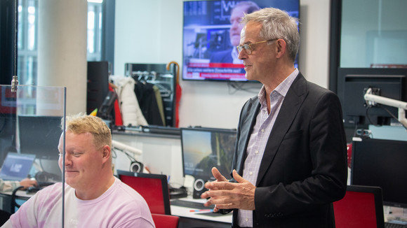 Staatssekretär Rudi Hoogvliet besucht Radio Ton in Heilbronn