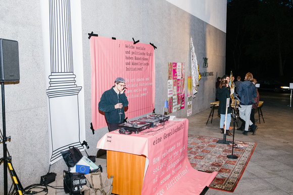 Ausstellung Soft Power Platform - European Artist Convention „Eclectic Music for Communities“ mit Louis Largo (Stuttgart / Berlin)