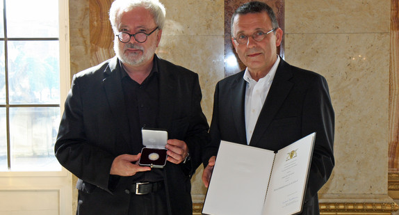 Staatssekretär Klaus-Peter Murawski (l.) und Dr. Udo Schuß (r.)