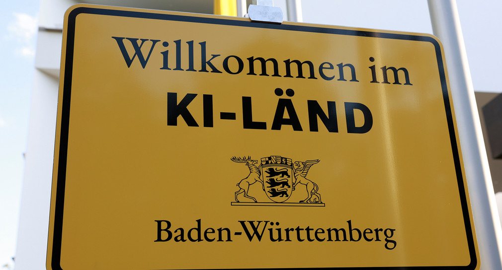 Schild mit Text: Willkommen im KI-Länd Baden-Württemberg