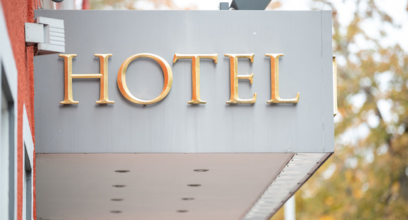 Hotelschild (Symbolbild)