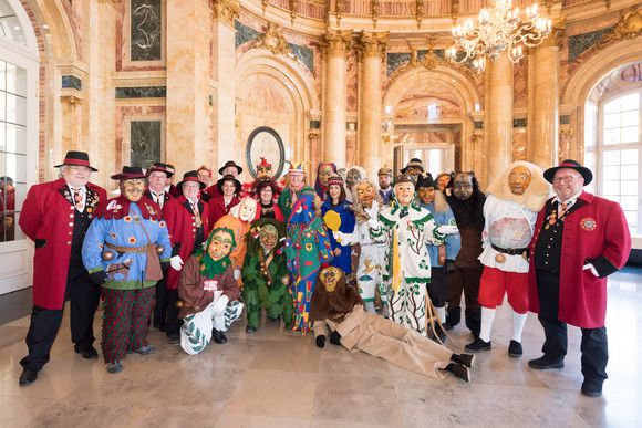 Gruppenbild mit der Vereinigung Freier Oberschwäbische Narrenzünfte 