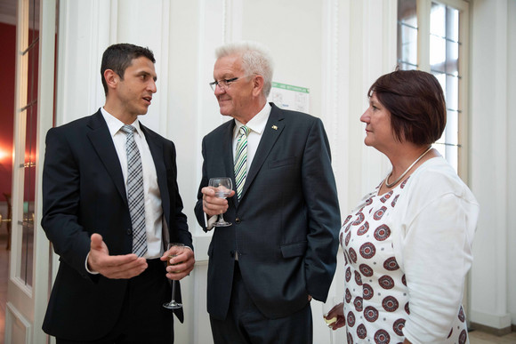 v.l.n.r.: Marcel Goc, Ministerpräsident Winfried Kretschmann und Elvira Menzer-Haasis, Präsidentin des Landessportverbands Baden-Württemberg