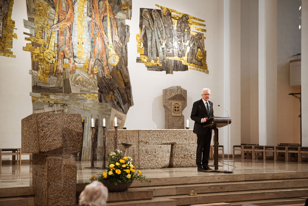 bei seiner Ansprache in der Domkirche St. Eberhard in Stuttgart (Bild: Staatsministerium Baden-Württemberg)