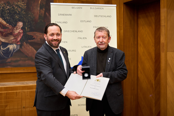 Staatssekretär Florian Hassler (l.) und Wolf-Rüdiger Zimmermann (r.)