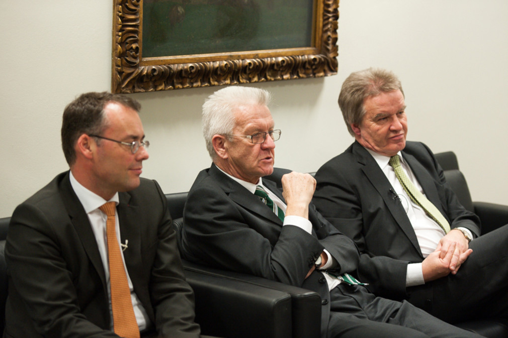 Pressegespräch mit Europaminister Peter Friedrich, Ministerpräsident Winfried Kretschmann und Umweltminister Franz Untersteller (v.l.n.r.)