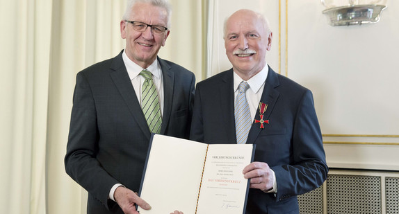 Ministerpräsident Winfried Kretschmann (l.) und Prof. Dr. Wieland Backes (r.)