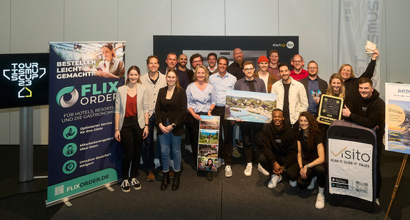 Gruppenbild mit den Teilnehmerinnen und Teilnehmern am Tourismus Cup am 17. Januar 2023