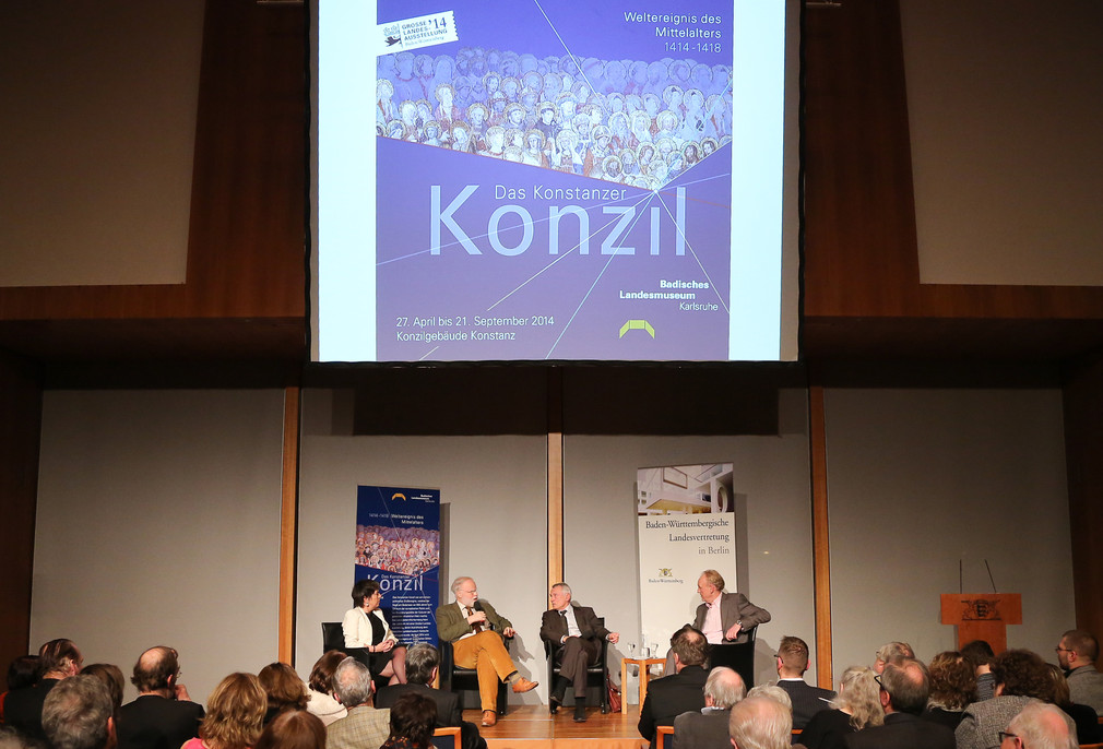 Podiumsdiskussion „Das Konstanzer Konzil – Religion und Politik“; Foto (L-R): Prof. Margot Käßmann; Dr. Manfred Lütz; Prof. Heinz Schilling; Meinhard Schmidt-Degenhard