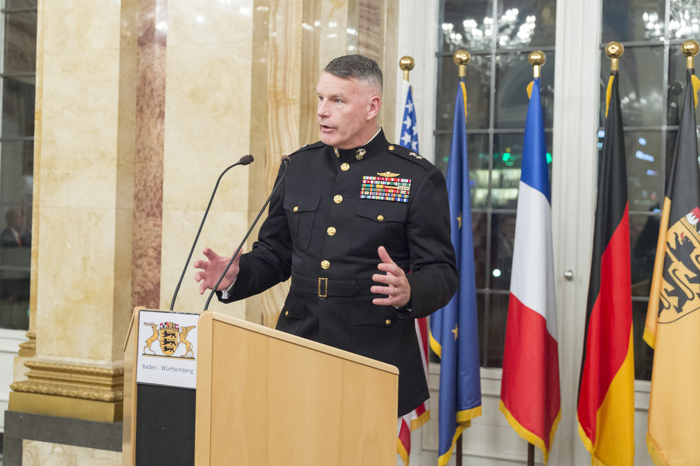 Generalmajor Niel E. Nelson vom US-Marineinfanteriekommando für Europa und Afrika