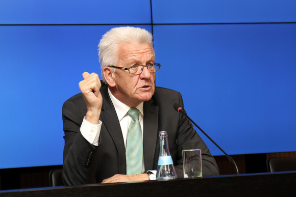 Ministerpräsident Winfried Kretschmann bei der Regierungspressekonferenz