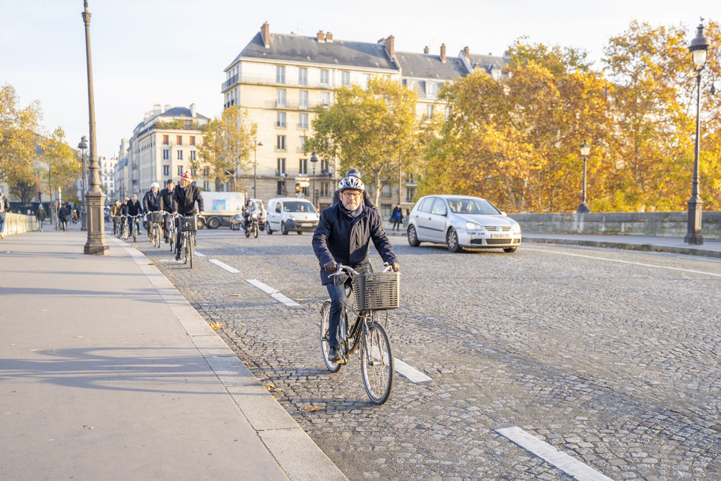 Verkehrsminister Winfried Hermann auf Radtour durch Paris