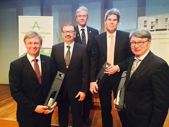 (L-R) Prof. Dr. Stefan Schlechtriem, Institutsleiter DLR Lampoldshausen, Harry Brunnet, Bürgermeister der Gemeinde Harthausen, Prof. Dr. Rolf-Jürgen Ahlers, Vorstandsvorsitzender des Forums Luft- und Raumfahrt Baden-Württemberg, Josef Köcher, Standortleiter Airbus DS Lampoldshausen und Dr. Claus-Peter Clostermeyer, Dienststellenleiter der Landesvertretung