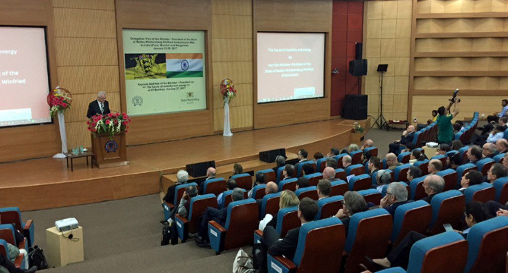 Ministerpräsident Winfried Kretschmann hält am Indian Institute of Technology Bombay eine Grundsatzrede zur „Zukunft von Energie und Mobilität“