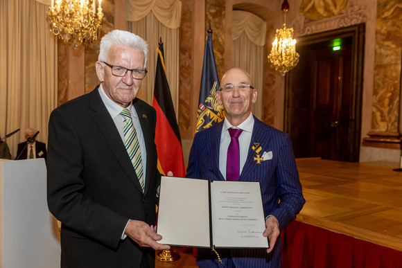 Ministerpräsident Winfried Kretschmann (l.) und Michael Hörrmann (r.)