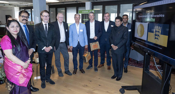 Gruppenbild anlässlich der von Maharashtra eröffneten Repräsentanz in Stuttgart