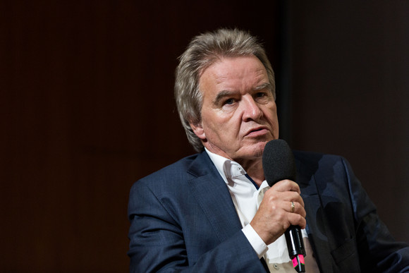 7. Sommerakademie Verbieten, zahlen oder ködern? Umweltschutz zwischen Ordnungsrecht und Marktwirtschaft Franz Untersteller MdL, Minister für Umwelt, Klima und Energiewirtschaft des Landes Baden-Württemberg