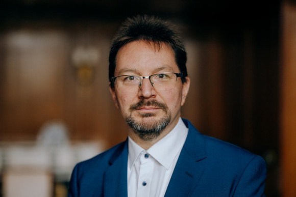 Porträtbild von Dr. Michael Blume