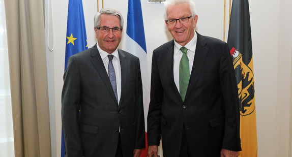 Ministerpräsident Winfried Kretschmann (r.) und der Präsident des Regionalrats der Region Grand Est, Philippe Richert (l.)