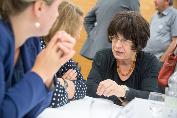 Staatsrätin Gisela Erler (r.) im Gespräch