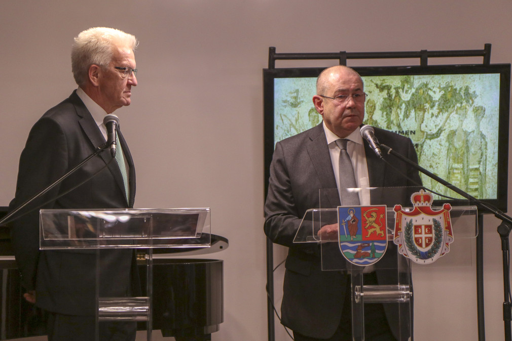 Ministerpräsident Winfried Kretschmann (l.) und der Präsident des Parlaments der Autonomen Provinz Vojvodina, István Pásztor (r.) bei einem Abendempfangam 17. April 2018 in Novi Sad