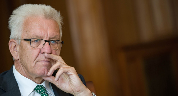 Ministerpräsident Winfried Kretschmann bei einem Interview