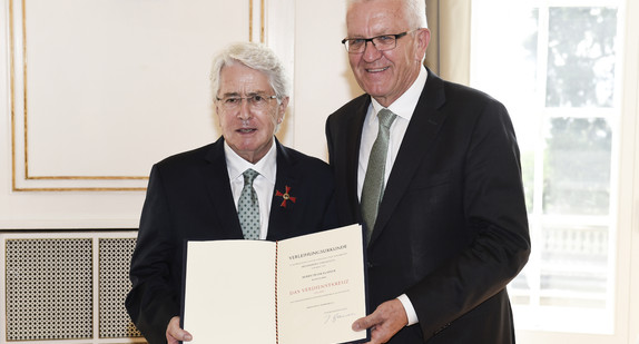 Ministerpräsident Winfried Kretschmann (r.) und Frank Elstner (l.)