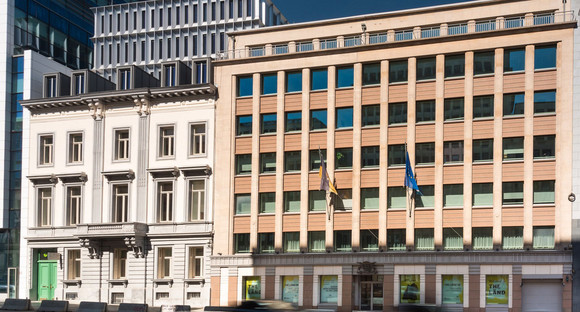 Außenansicht beider Gebäude der Landesvertretung in Brüssel.