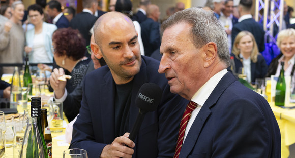 Politisches Sommerfest 60. Stallwächterparty: Aus Tradition in die Zukunft SWP 2025: Finanzminister Danyal Bayaz und Günther Oettinger, ehemaliger baden-württembergischer Ministerpräsident und heutiger Präsident der EBS-Universität, Wiesbaden
