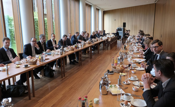 Verbandsvertreterinnen und -vertreter bei „Preview Bundesrat“