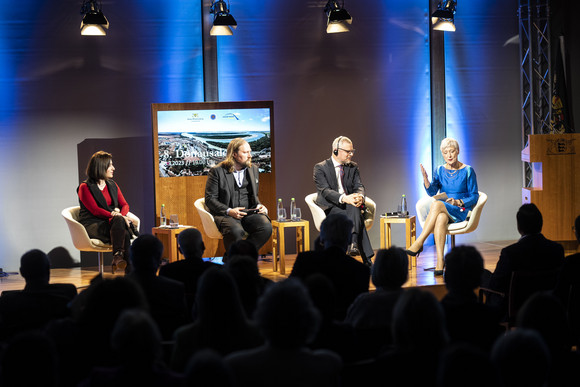 Podiumsdiskussion mit Khatia Kikalishvili, Anton Hofreiter, Sergiu Prodan und Marieluise Beck (von links nach rechts).