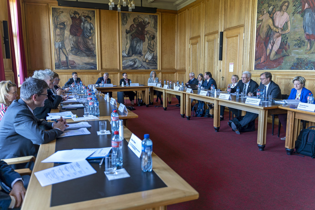 Arbeitsgespräch der Delegation aus Baden-Württemberg mit dem Regierungsrat des Kantons Zürich.