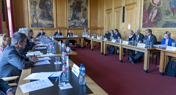 Arbeitsgespräch der Delegation aus Baden-Württemberg mit dem Regierungsrat des Kantons Zürich.