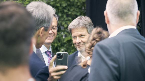 Bundeswirtschaftsminister Robert Habeck zu Gast bei der Stallwächterparty 2022