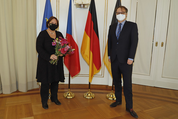 Antrittsbesuch Schopper empfängt tschechischen Botschafter Staatsministerin Theresa Schopper (l.) und der tschechische Botschafter Tomáš Kafka (r.)