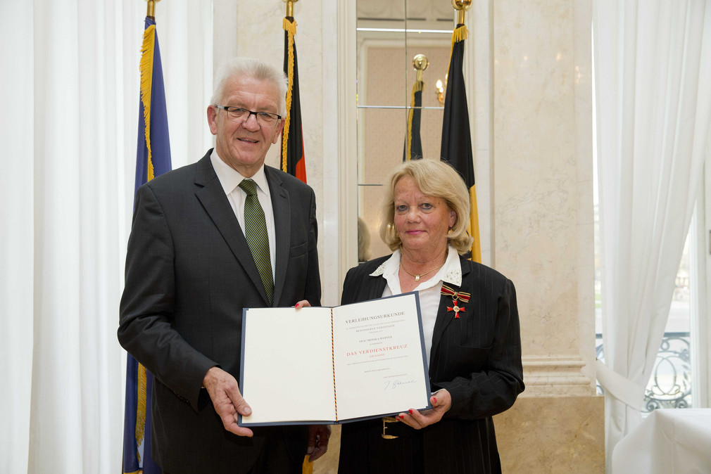 Ministerpräsident Winfried Kretschmann (l.) und Monika Werner (r.)