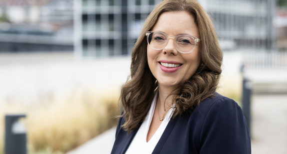 Porträtbild von Leonie Dirks
