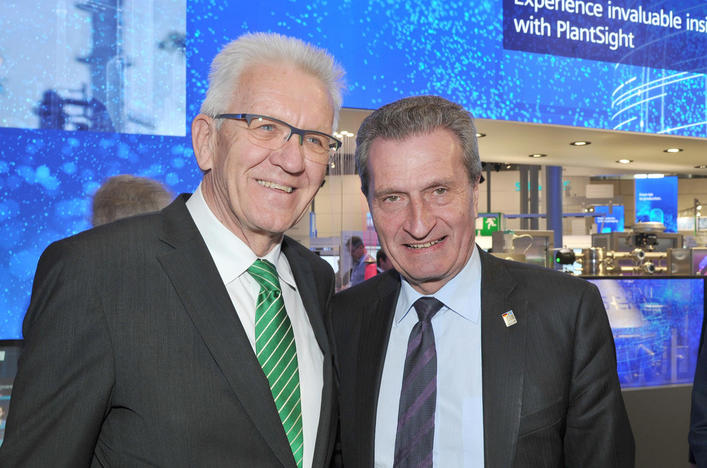 Ministerpräsident Winfried Kretschmann (l.) und EU-Kommissar Günther Oettinger (r.) (Bild: Staatsministerium Baden-Württemberg)