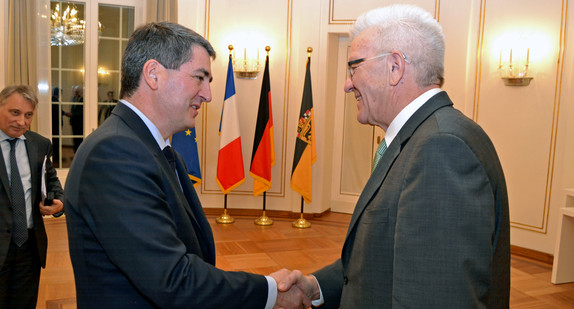 Ministerpräsident Winfried Kretschmann (r.) und der Präsident der französischen Region Grand Est, Jean Rottner (l.)