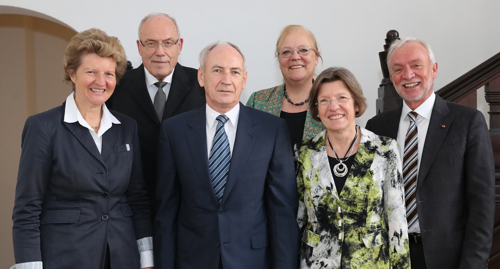 v.l.n.r.: Dr. Gisela Meister-Scheufelen, Dr. h. c. Rudolf Böhmler, Bernhard Bauer, Prof. Dr. Gisela Färber, Gerda Stuchlik und Claus Munkwitz