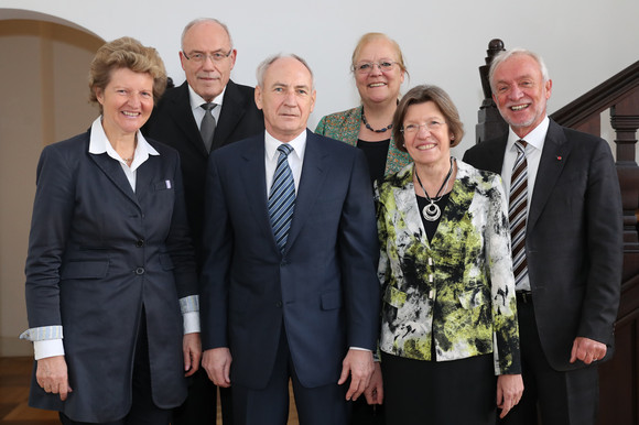 v.l.n.r.: Dr. Gisela Meister-Scheufelen, Dr. h. c. Rudolf Böhmler, Bernhard Bauer, Prof. Dr. Gisela Färber, Gerda Stuchlik und Claus Munkwitz